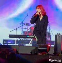 Foto Isyana Sarasvati