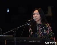 Foto Isyana Sarasvati