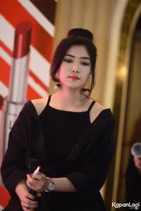 Foto Isyana Sarasvati