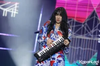 Foto Isyana Sarasvati