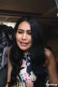 Foto Kartika Putri
