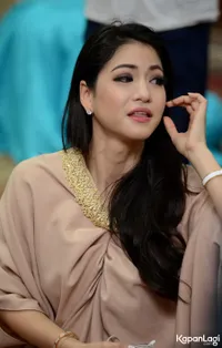 Foto Kerenina Sunny Halim