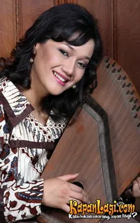 Foto Kiki Widyasari