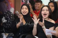 Foto Lady Rara Dan Fans