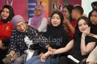 Foto Lady Rara Dan Fans