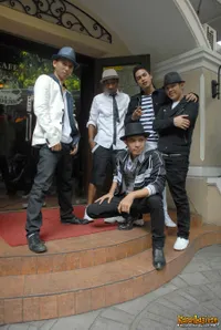 Foto Lantern Band