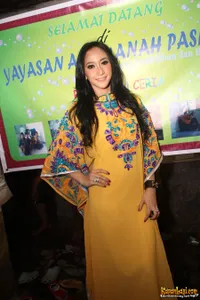 Foto Lita Kuning
