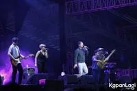 Foto Maliq D Essentials