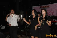 Foto Maliq and D Essentials