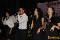 Foto Maliq and D Essentials