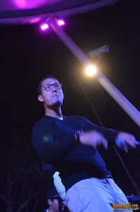 Foto Maliq and D Essentials