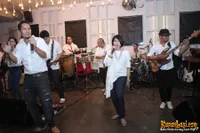 Foto Maliq and D Essentials