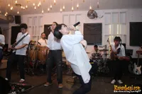 Foto Maliq and D Essentials