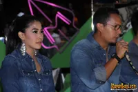 Foto Maliq and D Essentials