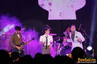 Foto Maliq and D Essentials