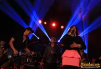 Foto Maliq and D Essentials