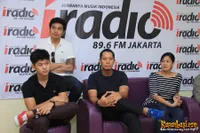 Foto Maliq and D Essentials