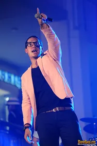 Foto Maliq and D Essentials