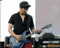 Foto Maliq and D Essentials