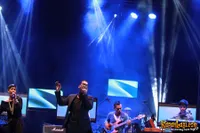 Foto Maliq and D Essentials