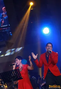 Foto Maliq and D Essentials