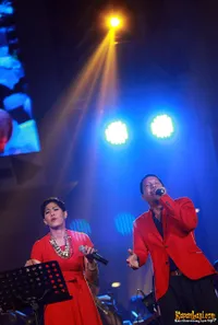 Foto Maliq and D Essentials