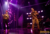 Foto Maliq and D Essentials