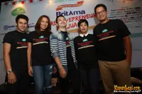 Foto Maliq and D Essentials