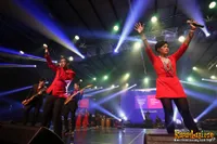 Foto Maliq and D Essentials