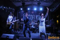 Foto Maliq and D Essentials