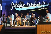 Foto Maliq and D Essentials