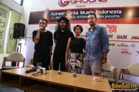 Foto Maliq and D Essentials