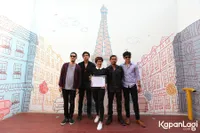 Foto Maliq and D Essentials