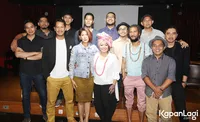 Foto Maliq and D Essentials
