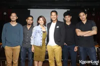 Foto Maliq and D Essentials
