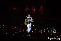 Foto Maliq and D Essentials