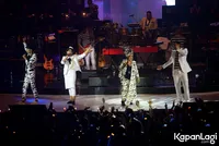 Foto Maliq and D Essentials