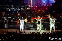 Foto Maliq and D Essentials