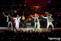 Foto Maliq and D Essentials