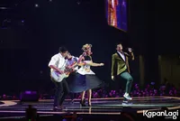 Foto Maliq and D Essentials