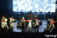 Foto Maliq and D Essentials