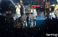 Foto Maliq and D Essentials