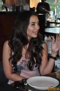 Foto Manohara Odelia Pinot