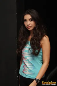 Foto Manohara Odelia Pinot