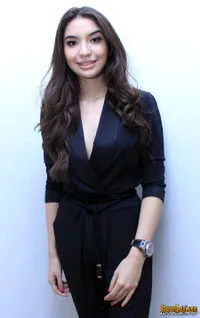 Foto Manohara Odelia Pinot