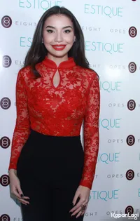 Foto Manohara Odelia Pinot