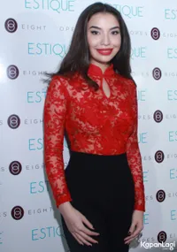 Foto Manohara Odelia Pinot