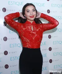 Foto Manohara Odelia Pinot