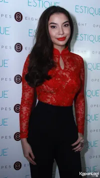 Foto Manohara Odelia Pinot