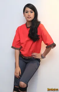 Foto Maudy Ayunda